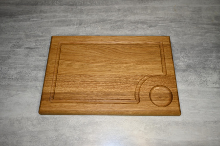 Доска для подачи с выемкой под соус, дуб 30×20 см от мастерской DIVIRO